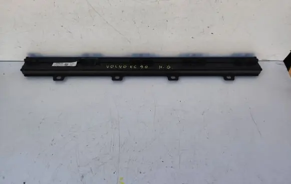 Volvo XC90 Estate rear side window sun shade/blind P31366491 86270A00093