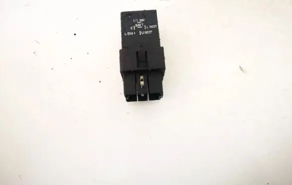 Mitsubishi Carisma Other relay mb954185