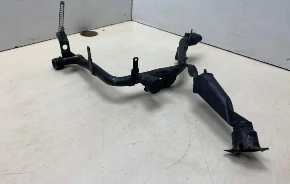 Volkswagen PASSAT B5.5 Engine coolant pipe/hose 038121065BH