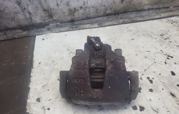Mazda 3 I Front brake caliper