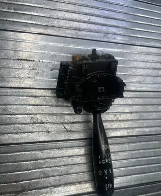 Toyota Yaris Wiper control stalk 173647
