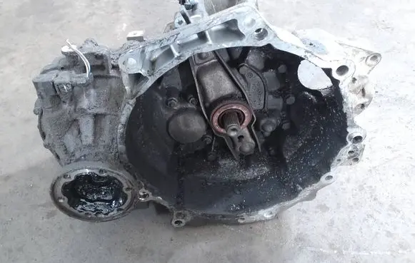 Volkswagen Golf IV Manual 5 speed gearbox DQY