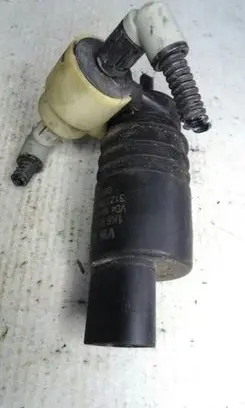 Volkswagen Touareg I Windscreen/windshield washer pump 1K6955651