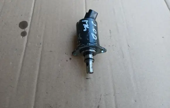 Ford Mondeo MK IV Fuel pressure regulator 13150352