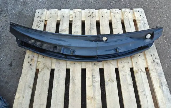 Toyota Yaris Wiper trim 557810D100