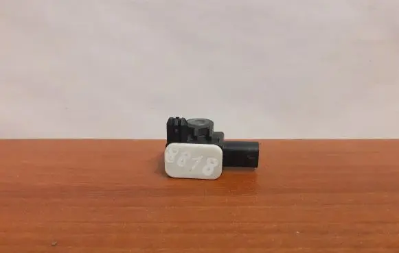 Mercedes-Benz Vito Viano W447 Airbag deployment crash/impact sensor A4479050013 8818