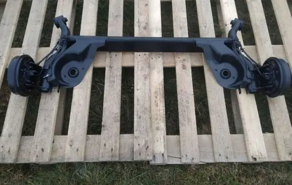 Peugeot 107 Rear axle beam with reductor 