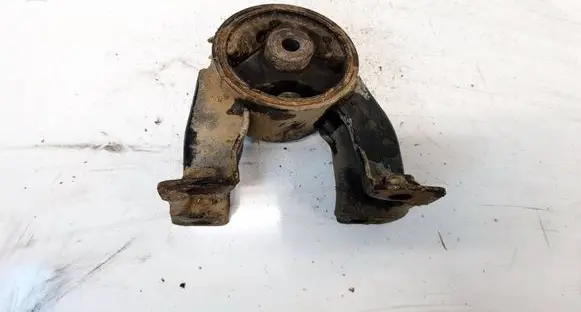 Hyundai Matrix Engine mount bracket