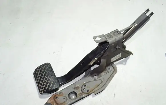 Volkswagen Transporter - Caravelle T5 Accelerator throttle pedal bracket 7E1723057B