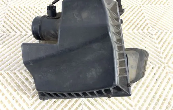 Chevrolet Cruze II Air filter box