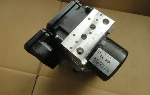 Mercedes-Benz SLK R172 ABS Pump A1729014000 MODUSTEROWNIK