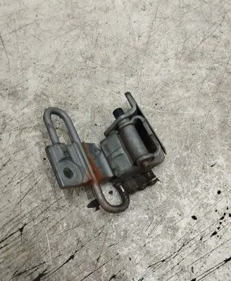 Audi A4 S4 B6 8E 8H Front door lower hinge 8E0831411B