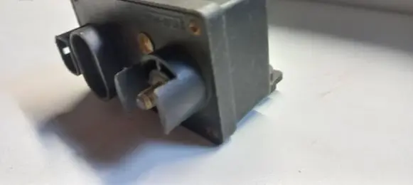 Volvo S40, V40 Glow plug pre-heat relay 7700107794