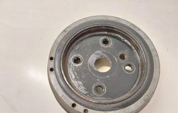 Volvo C30 Crankshaft pulley 30731045