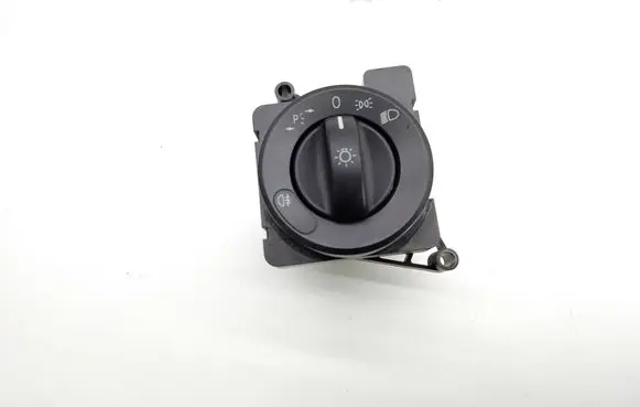 Mercedes-Benz Sprinter W906 Light switch 9065450504