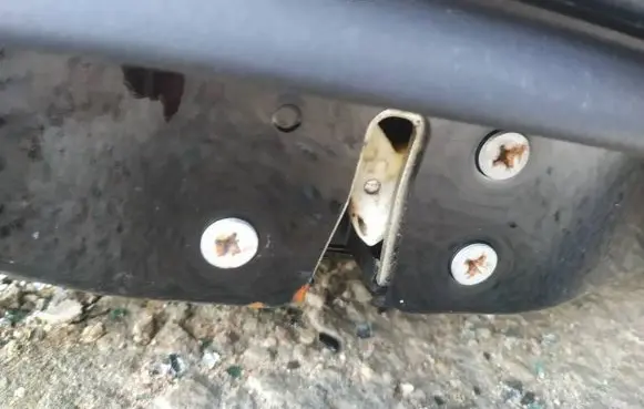Mazda CX-7 Front door lock