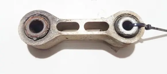 Nissan Almera Tino Engine mount bracket