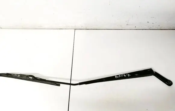 Peugeot 206 Front wiper blade arm