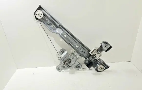 Rear door manual window regulator