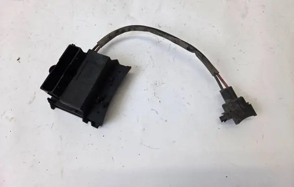 Saab 9-3 Ver2 Coolant fan relay 1379151