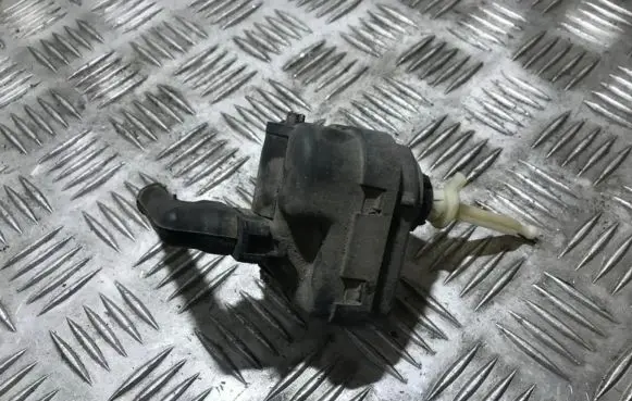 Headlight level adjustment motor