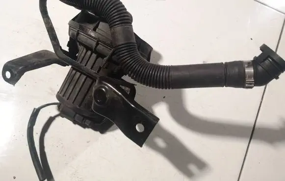 Audi A6 S6 C6 4F Secondary air pump 72273803 06a959253b
