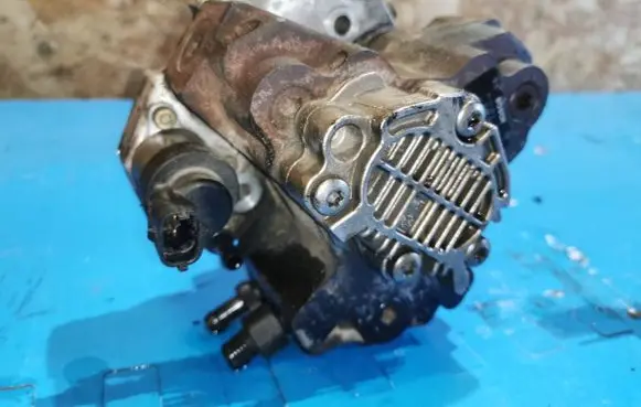 Volvo S60 Fuel injection high pressure pump 0445010043 8642778 022643