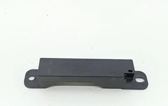 Mercedes-Benz S W221 Keyless system antenna A1668200075