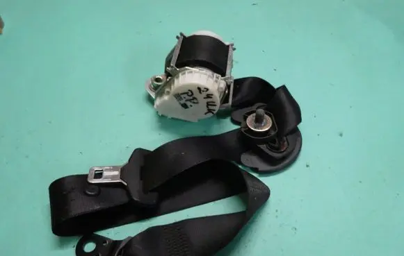 BMW X3 E83 Front seatbelt S2340071210K