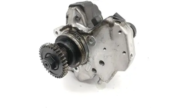 Mercedes-Benz E W212 Fuel injection high pressure pump A6420104344