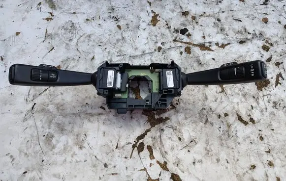 Volvo V40 Wiper turn signal indicator stalk/switch 31327902