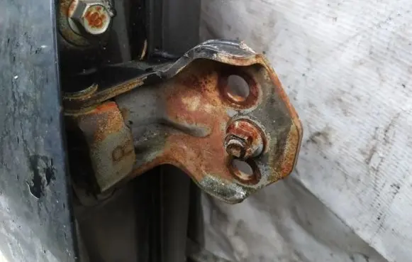 Front door upper hinge