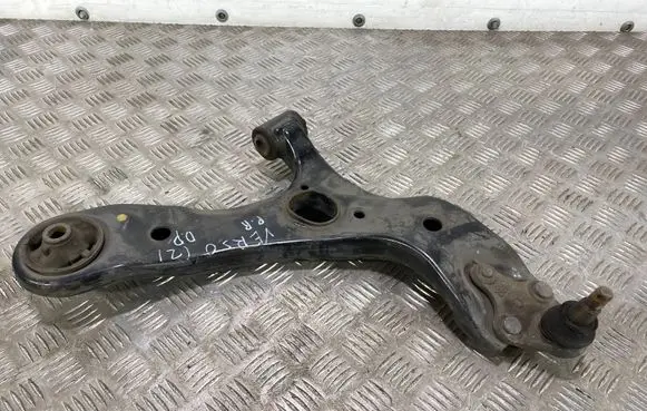 Toyota Verso Front lower control arm/wishbone