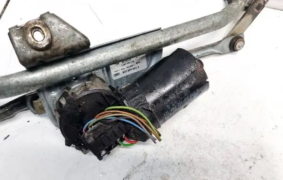Audi A4 S4 B5 8D Wiper motor 8D1955113 0390241132