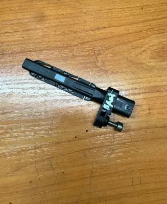 BMW 5 F10 F11 Crankshaft position sensor 7806782 25916010