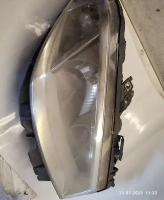 Renault Megane I Headlight/headlamp 8200073221J