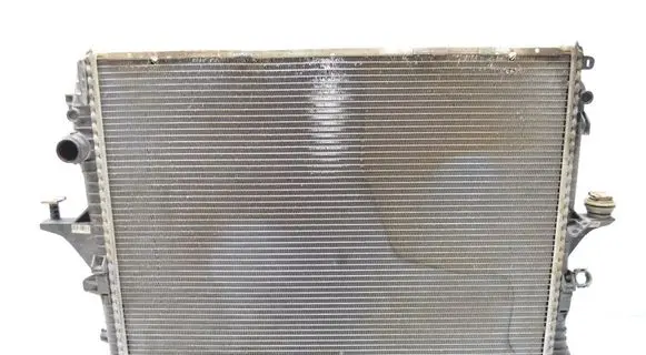 Audi Q7 4L Coolant radiator 7L6121253B