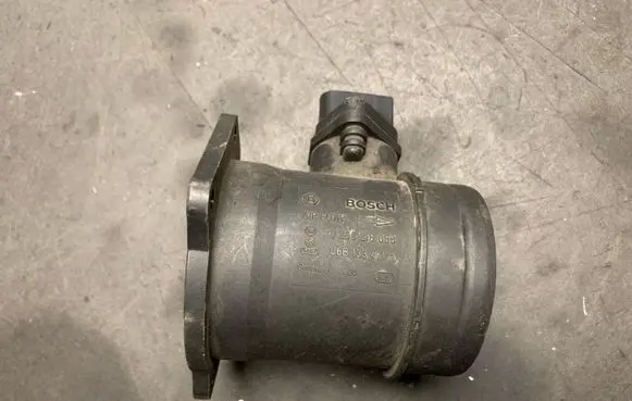Audi A4 S4 B8 8K Mass air flow meter 0280218058 06B133471A