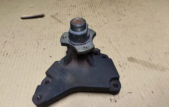 Jeep Grand Cherokee (WJ) Engine mounting bracket 90512678F