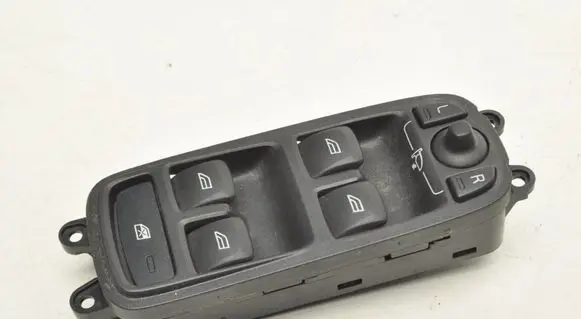 Volvo V50 Quarter vent window switch 31334350