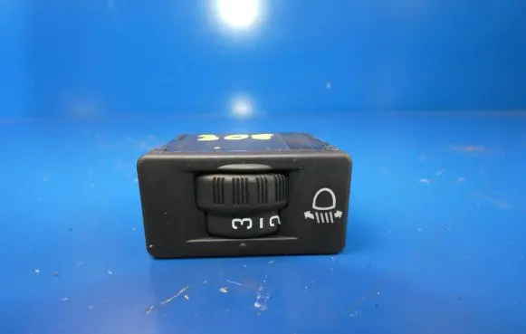 Peugeot 308 Headlight level height control switch 82J0