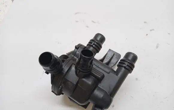 Peugeot 508 II Thermostat/thermostat housing 9822406080