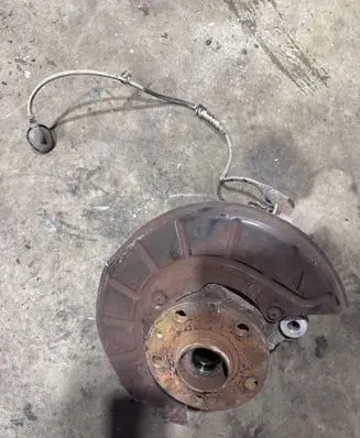 Seat Alhambra (Mk2) Front wheel hub 3C0407258F