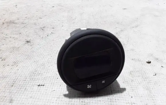 Renault Espace - Grand espace IV Air conditioner control unit module 8200028450