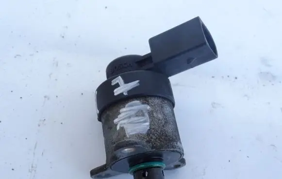 Mercedes-Benz ML W166 Fuel pressure regulator 0928400762