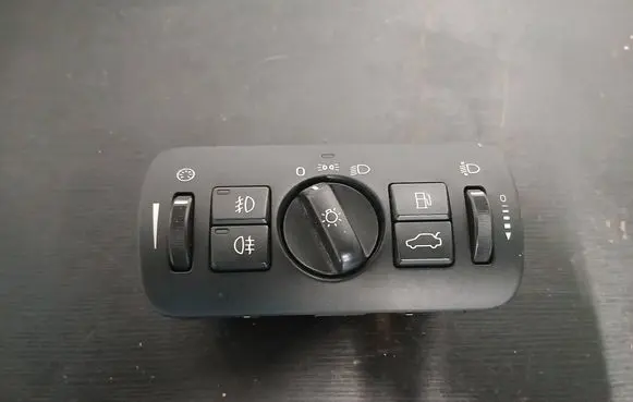 Volvo S80 Light switch 30739403