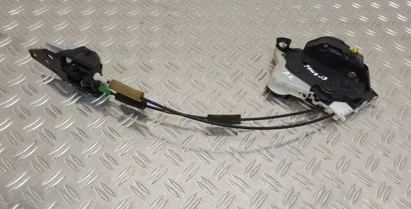 Toyota Prius (XW30) Front door lock