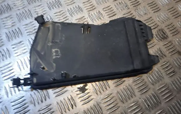 Mercedes-Benz E W212 Fuse box cover A2125400082