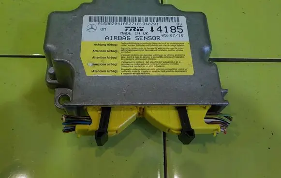 Mercedes-Benz B W245 Airbag control unit/module A1698204185