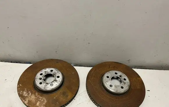BMW X7 G07 Front brake disc 6880077 8887189